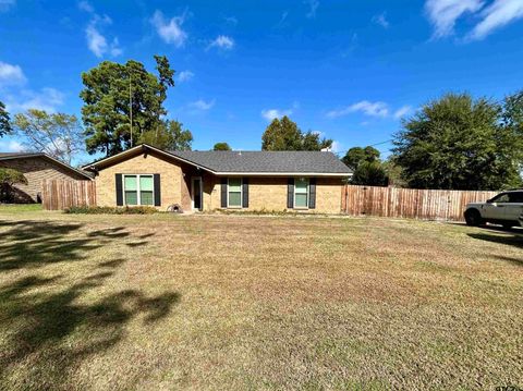 113 E Larkspur White Oak TX 75693