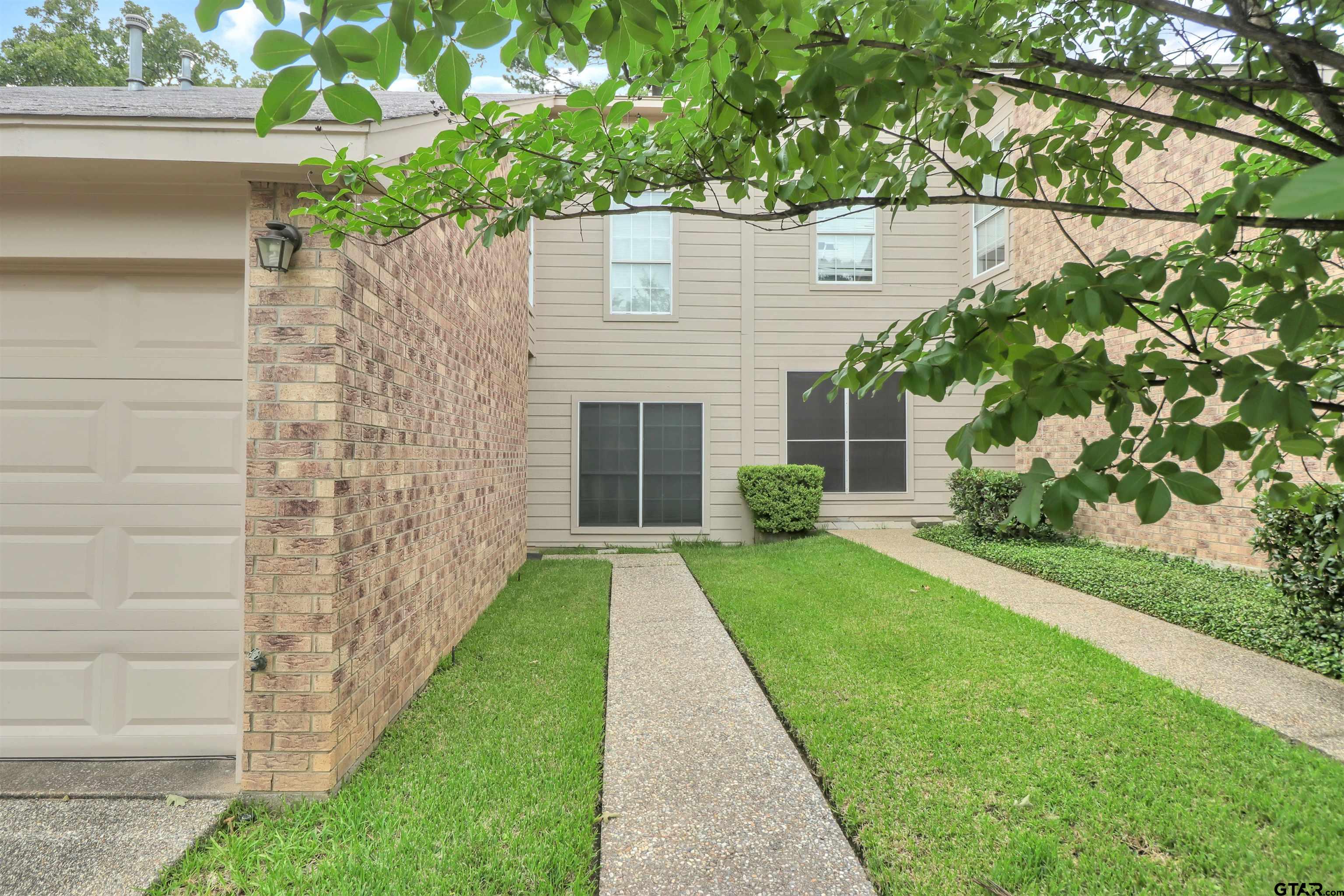 2006 Villa Dr
