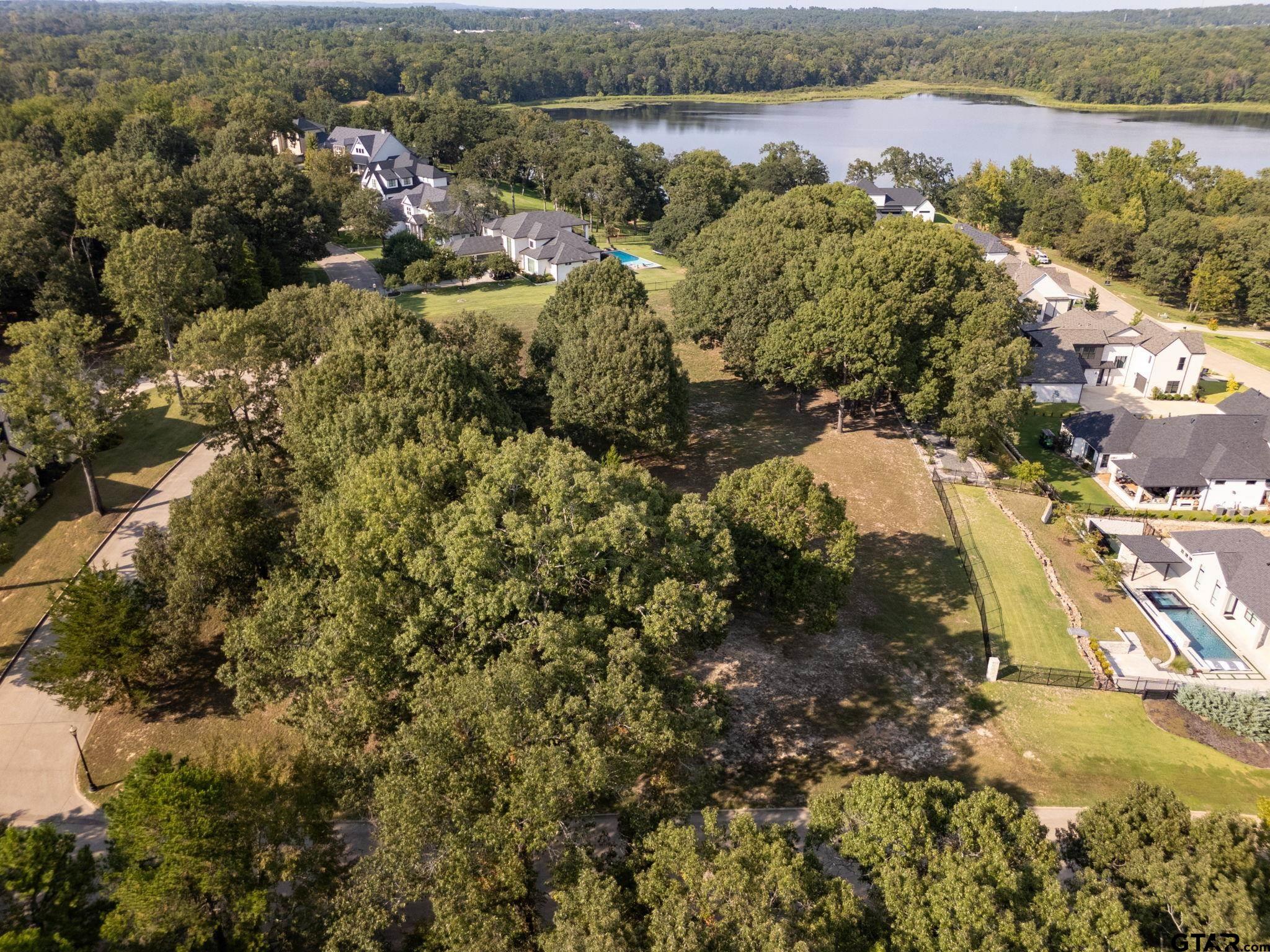 2477 Wellington Trace