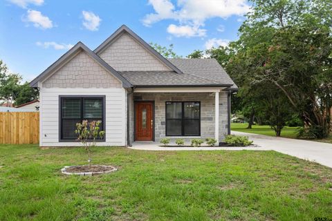 A home in Crockett