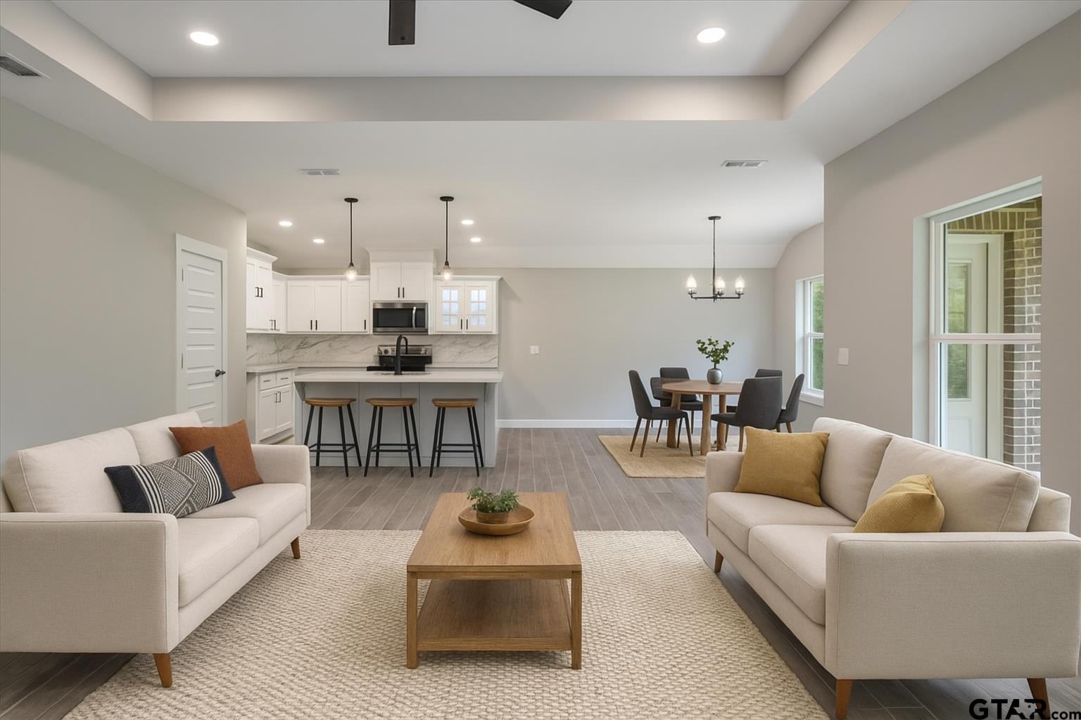 16226 Crossing Circle