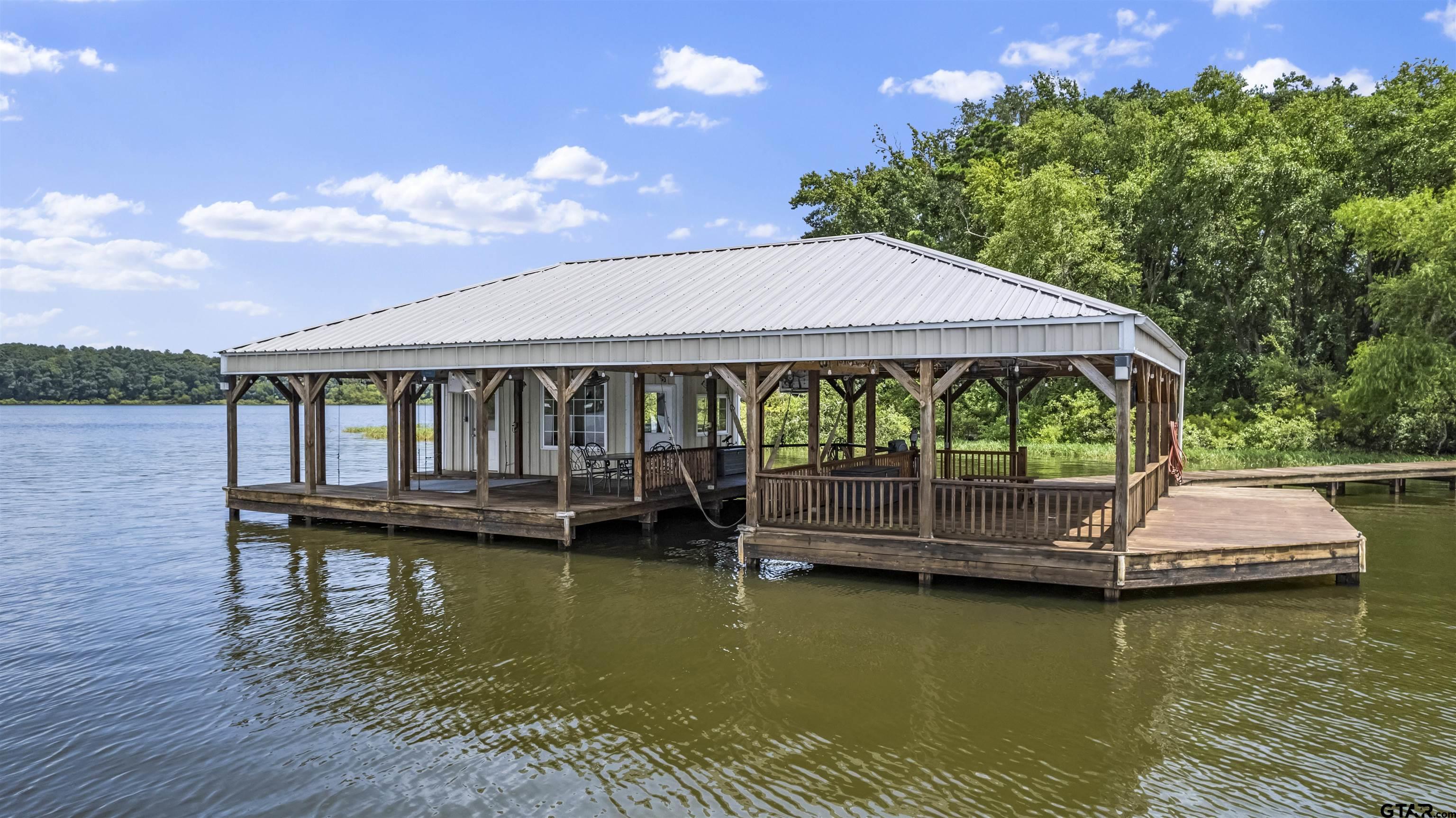 17110 Island Cove