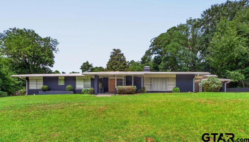 8 Rambling Road