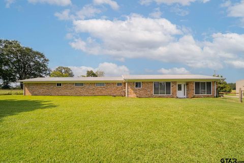 83 Private Road 4449 Avery TX 75554