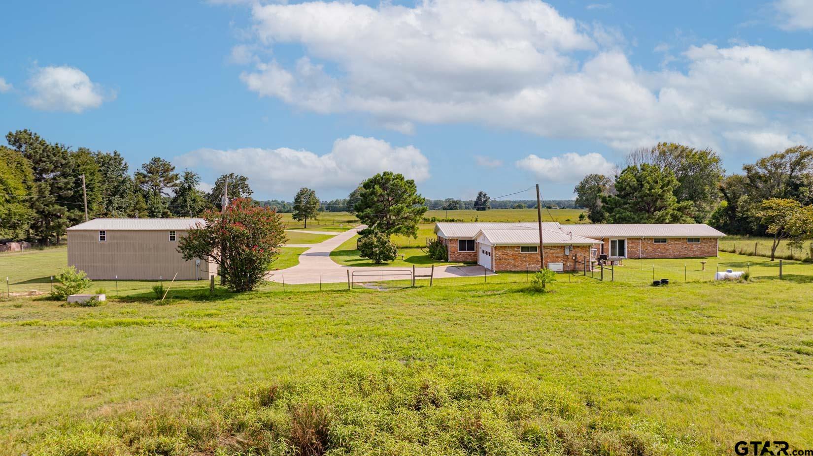 83 Private Road 4449