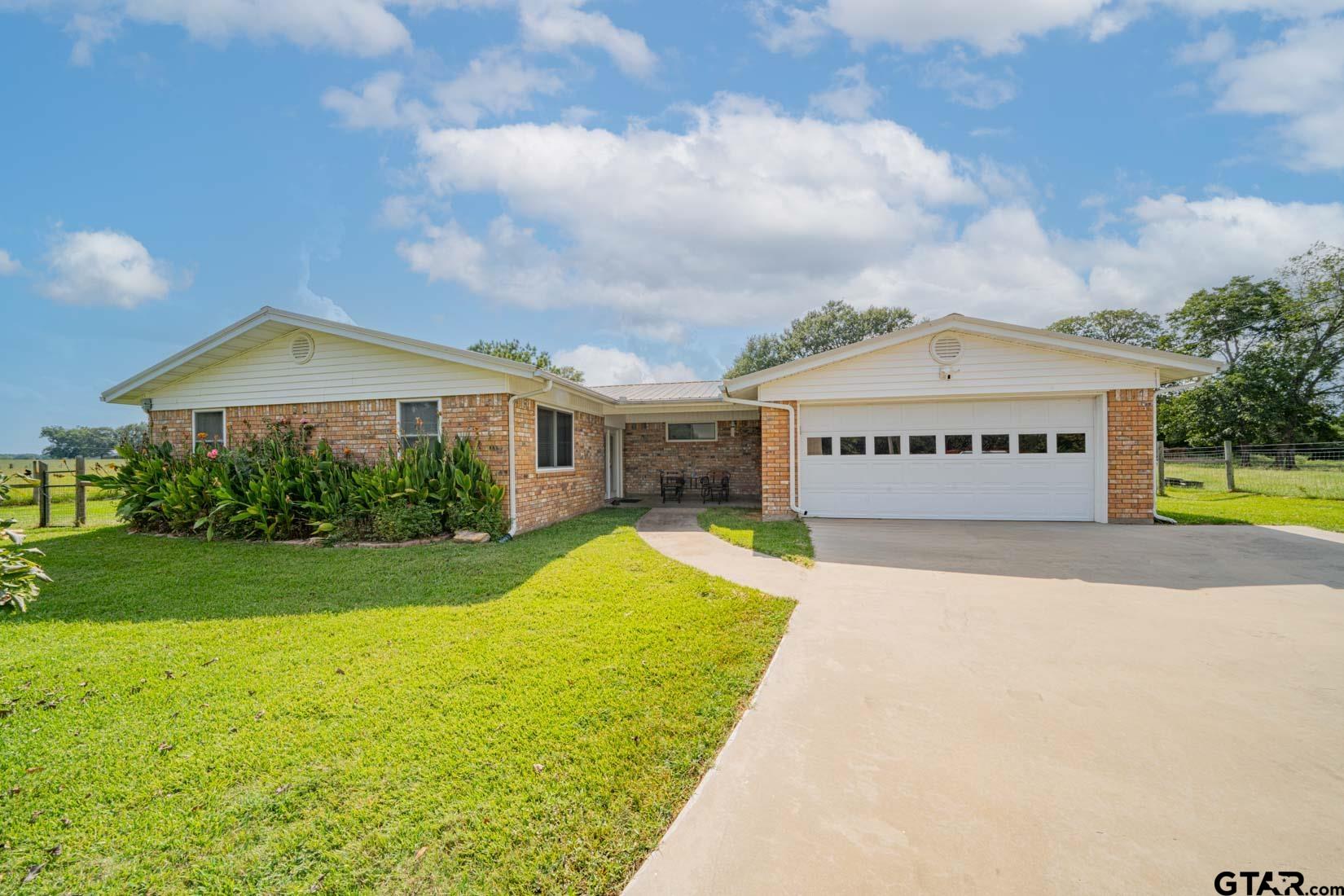 83 Private Road 4449