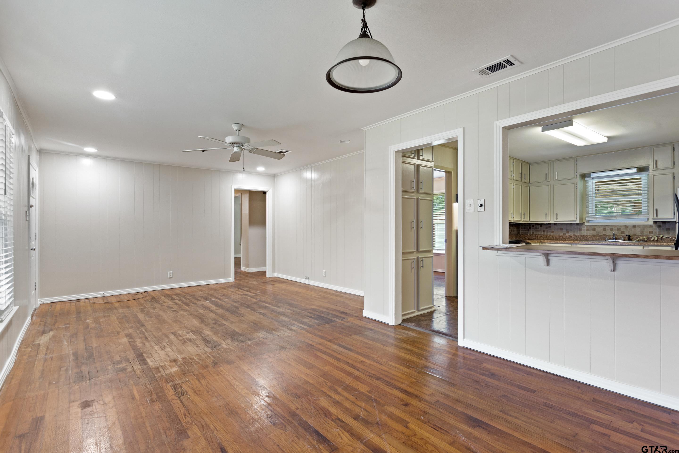 1709 S BAXTER AVE