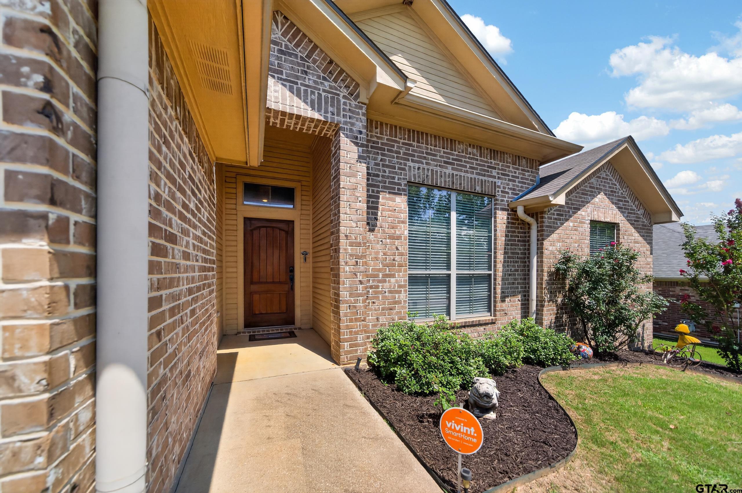 964 REDBUD LN