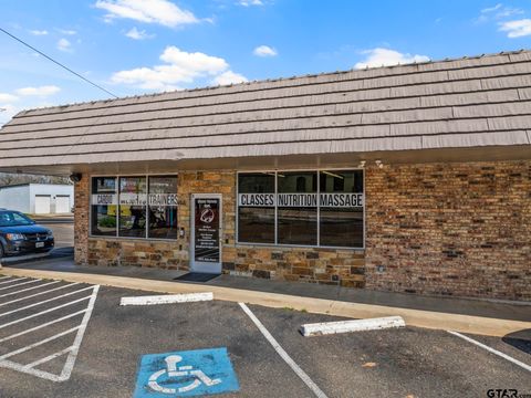 204 E Main Street Mt Vernon TX 75457