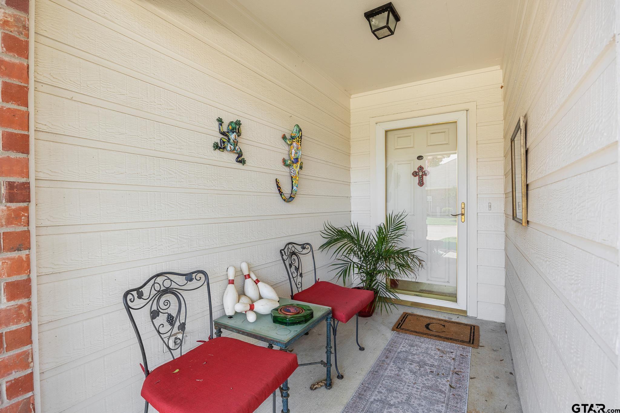 5401 Hollytree Drive #2703