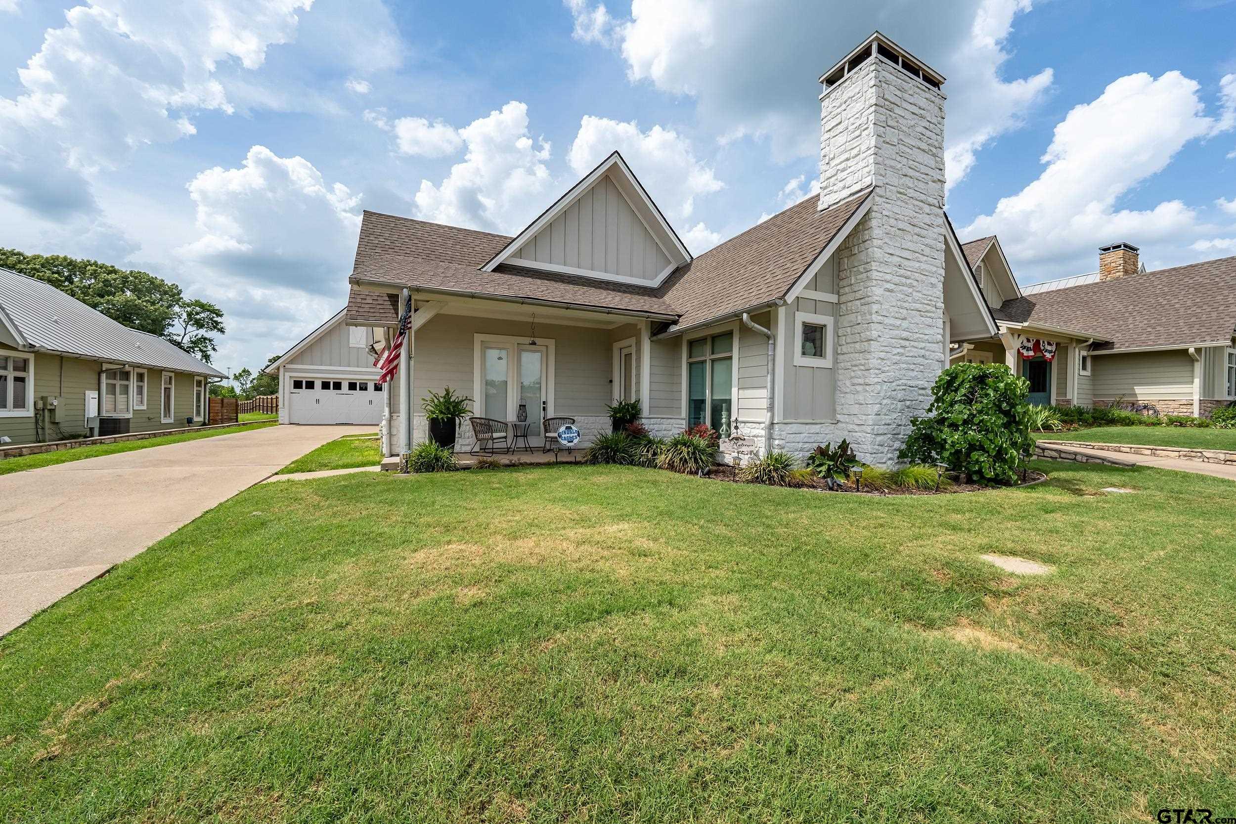 14611 Twin Pines Lane