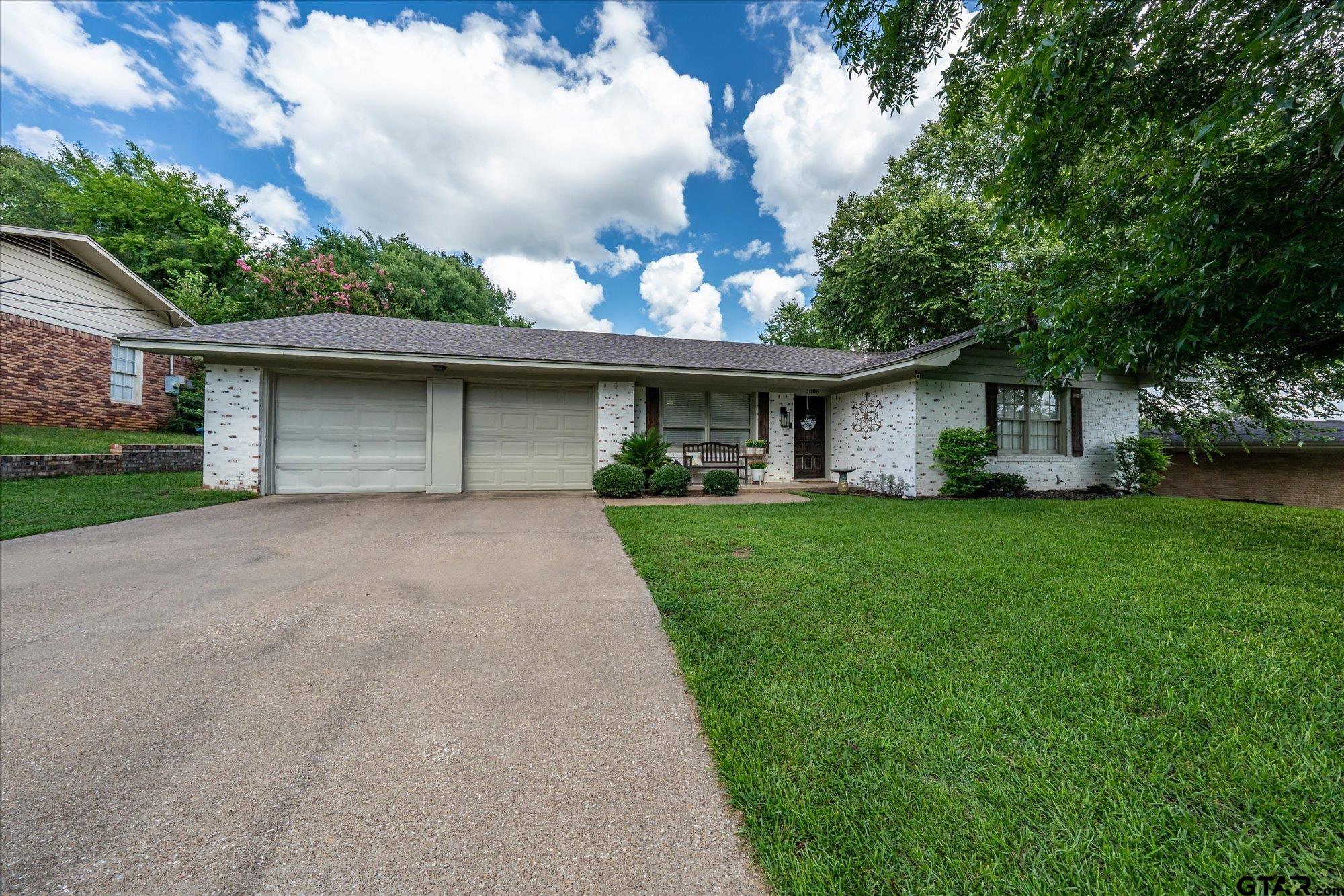 1006 Forest Trail