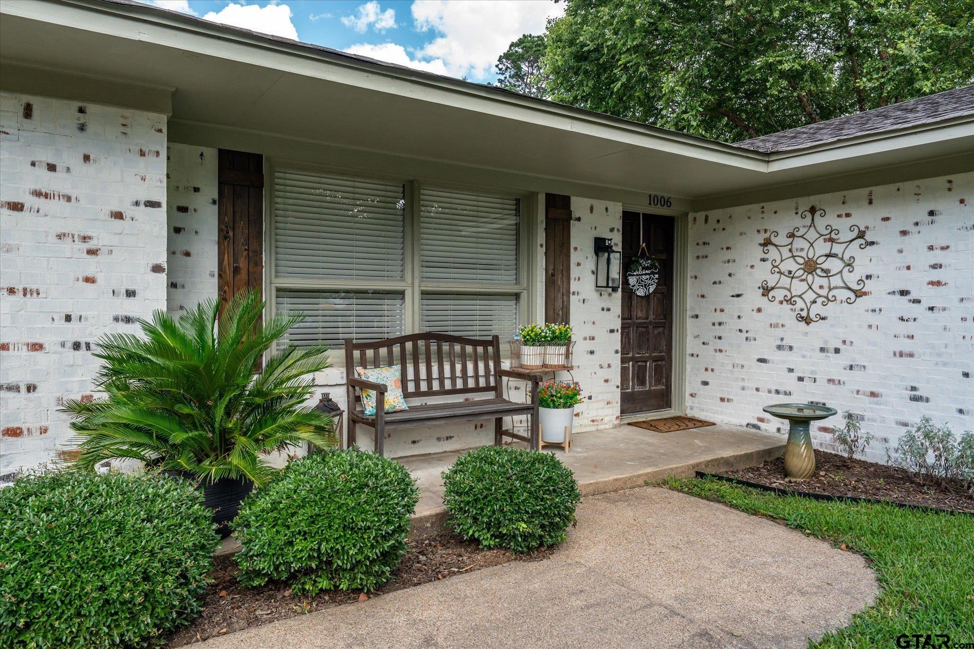 1006 Forest Trail
