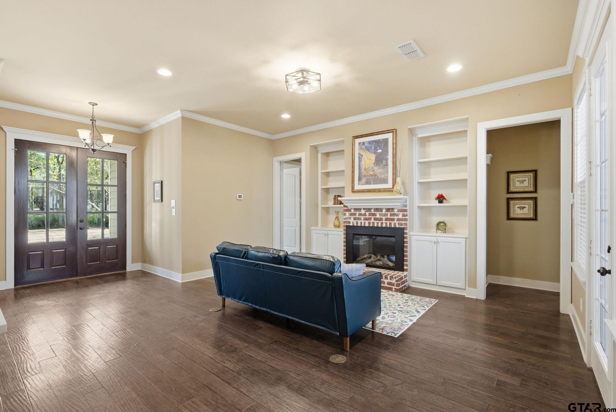 3942 Charleston Park