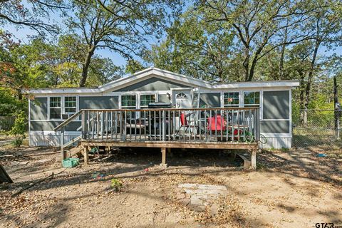 A home in Mabank