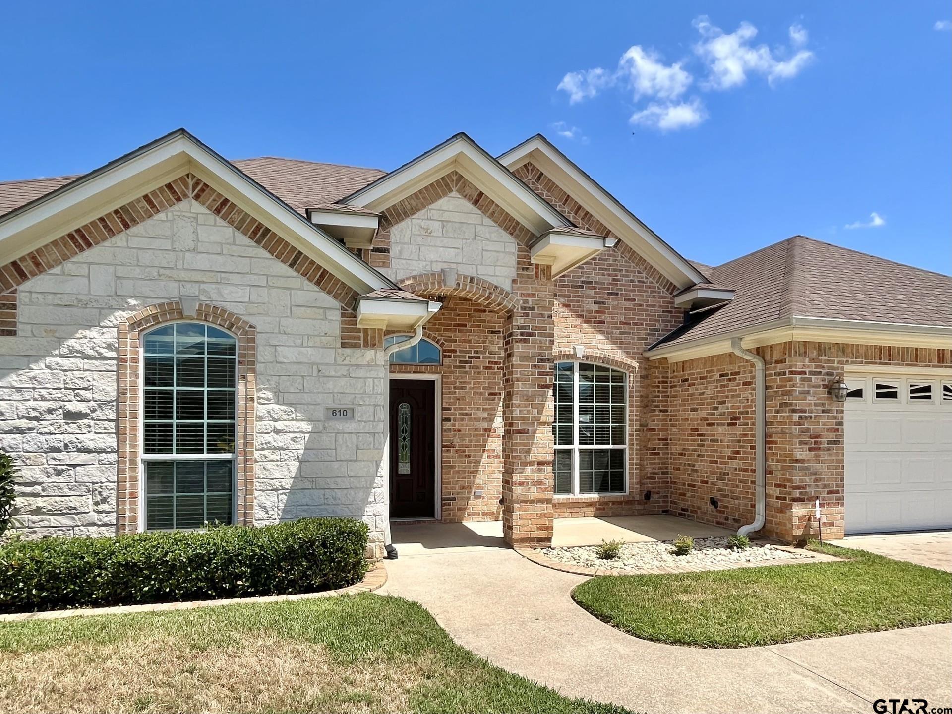 610 Spencer Ln