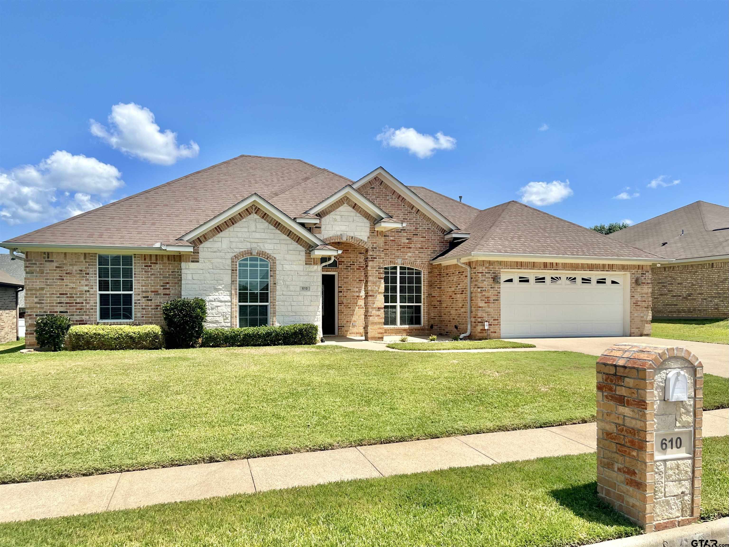 610 Spencer Ln