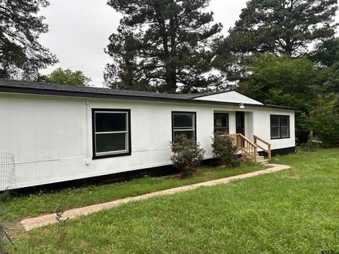 A home in Gladewater