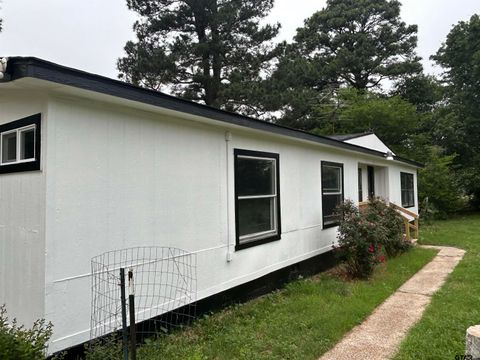 A home in Gladewater