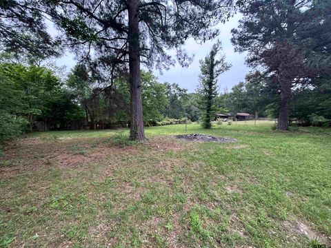 A home in Gladewater