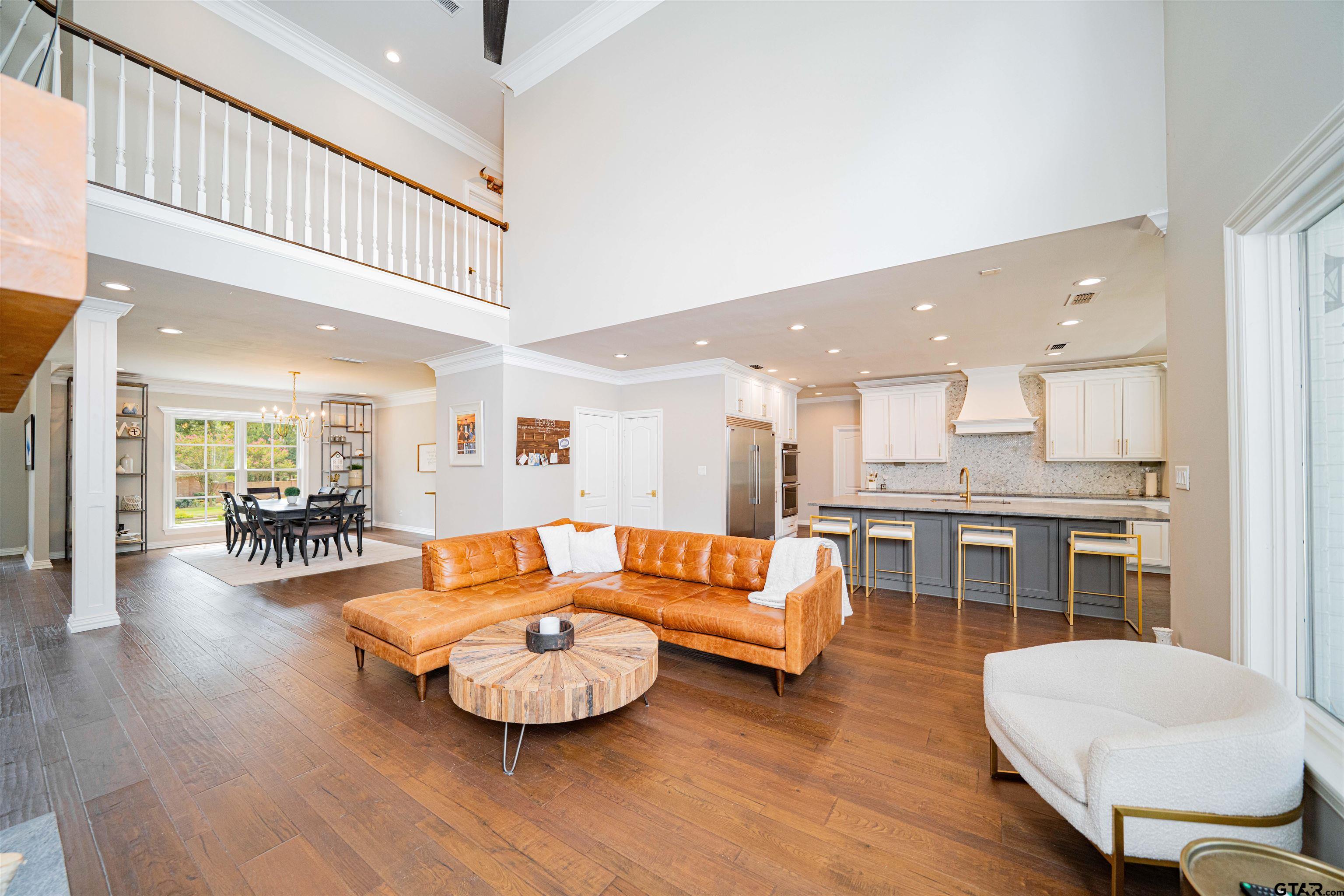 219 Hunters Cir