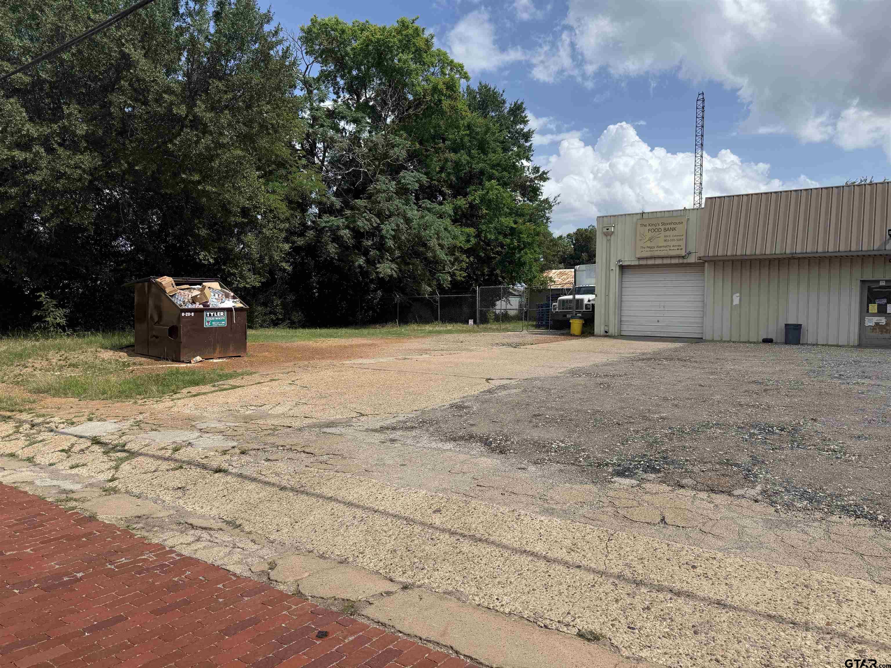 503 E Oakwood