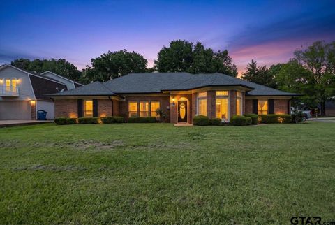 607 Charmwood Chandler TX 75758