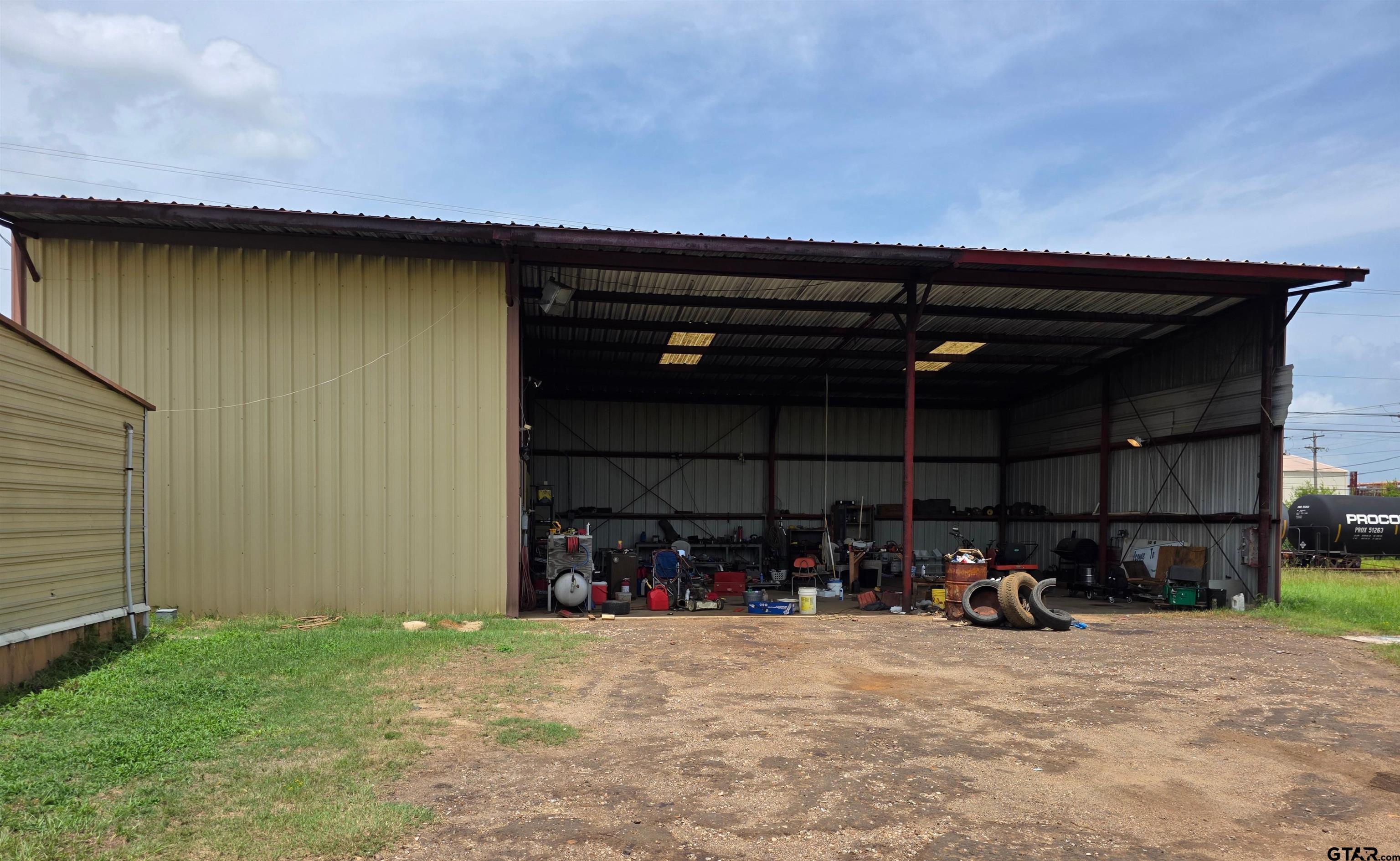 1701 Industrial Dr