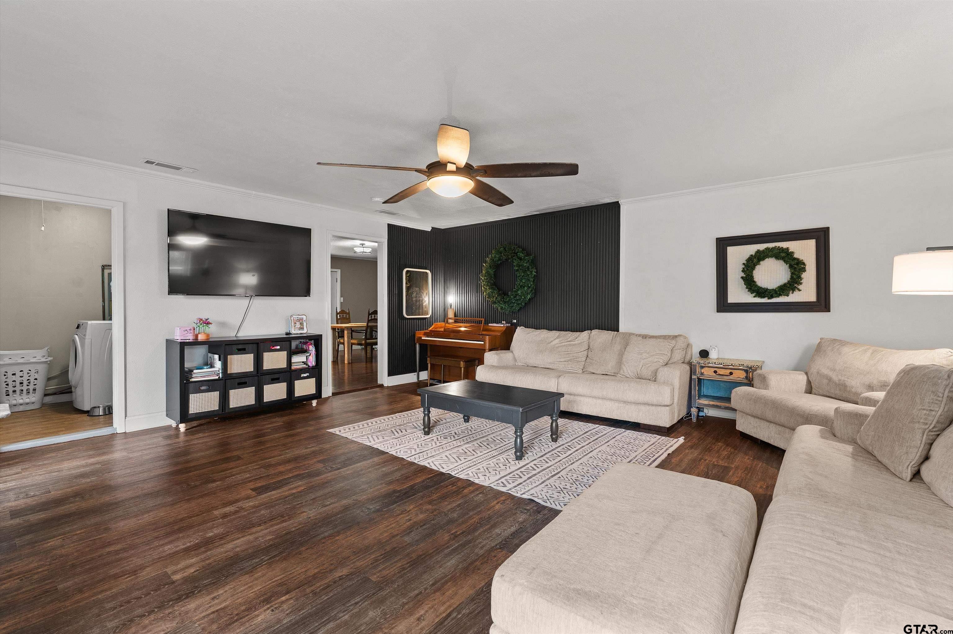 1706 Timberline Dr