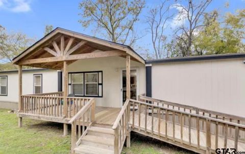 5029 Woodcastle Chandler TX 75758