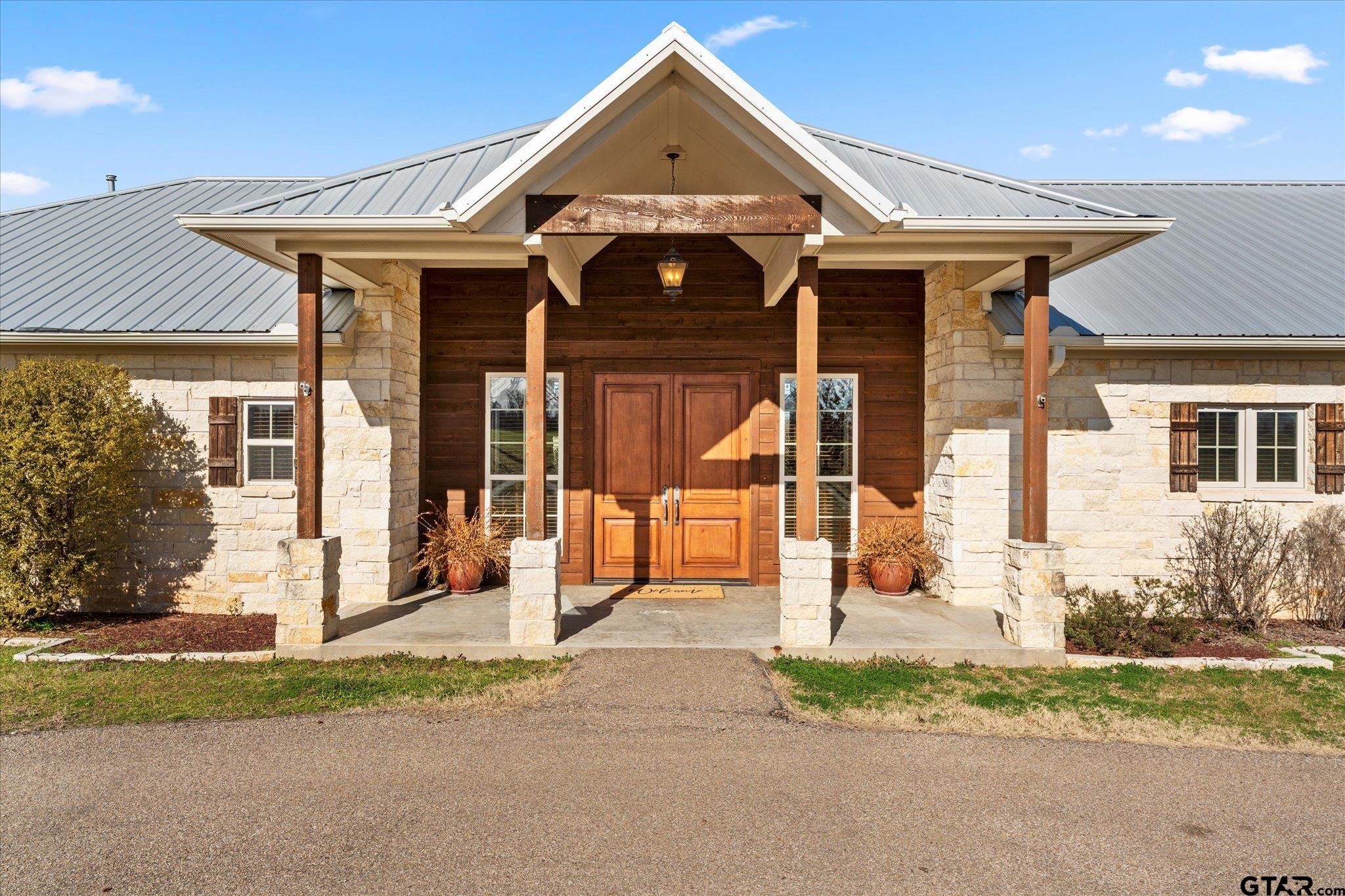 240 Private Road 1613