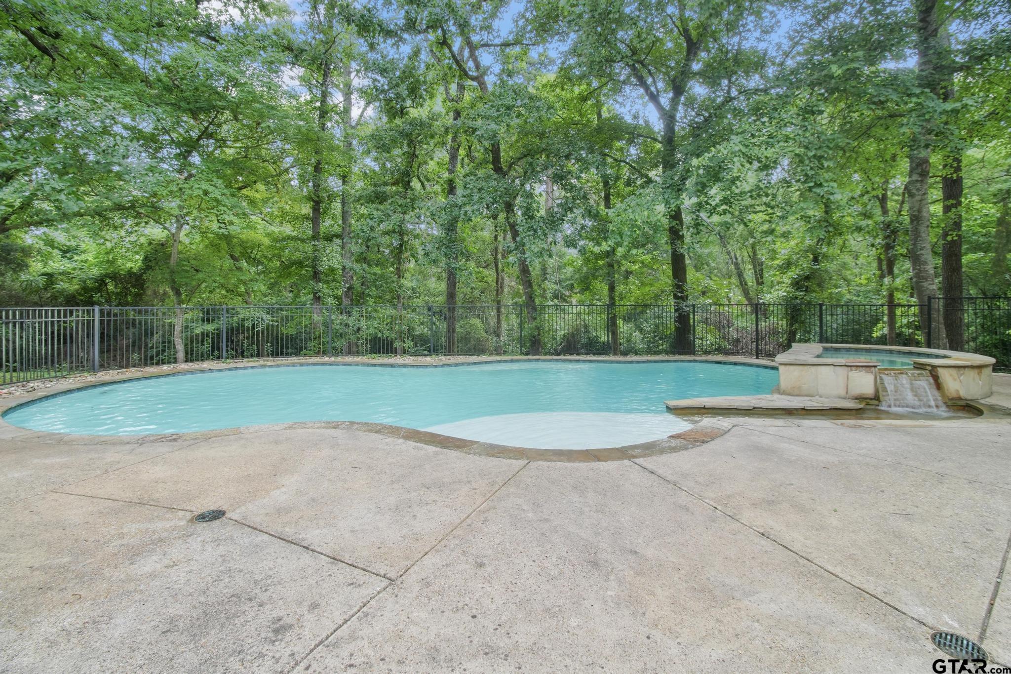 3025 Stonegate Blvd, Tyler, TX, 75703, USA, 5 Bedrooms Bedrooms, ,5 BathroomsBathrooms,Residential,Pending,3025 Stonegate Blvd,26007446