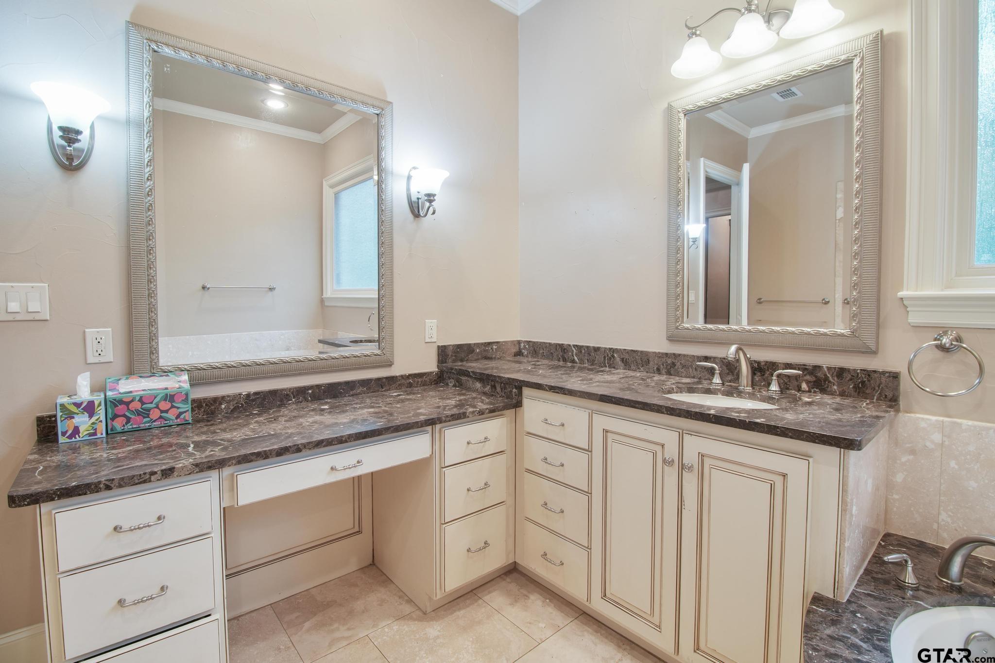 3025 Stonegate Blvd, Tyler, TX, 75703, USA, 5 Bedrooms Bedrooms, ,5 BathroomsBathrooms,Residential,Pending,3025 Stonegate Blvd,26007446
