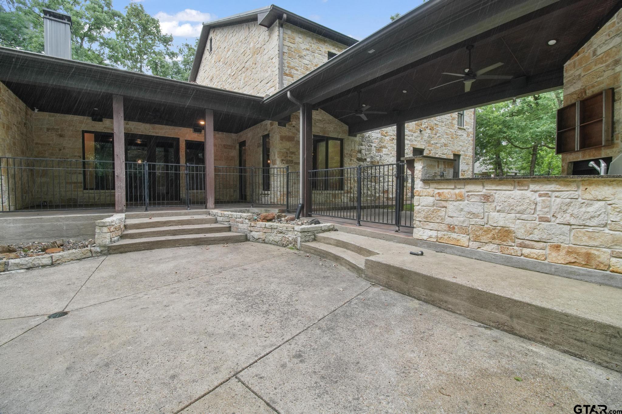 3025 Stonegate Blvd, Tyler, TX, 75703, USA, 5 Bedrooms Bedrooms, ,5 BathroomsBathrooms,Residential,Pending,3025 Stonegate Blvd,26007446