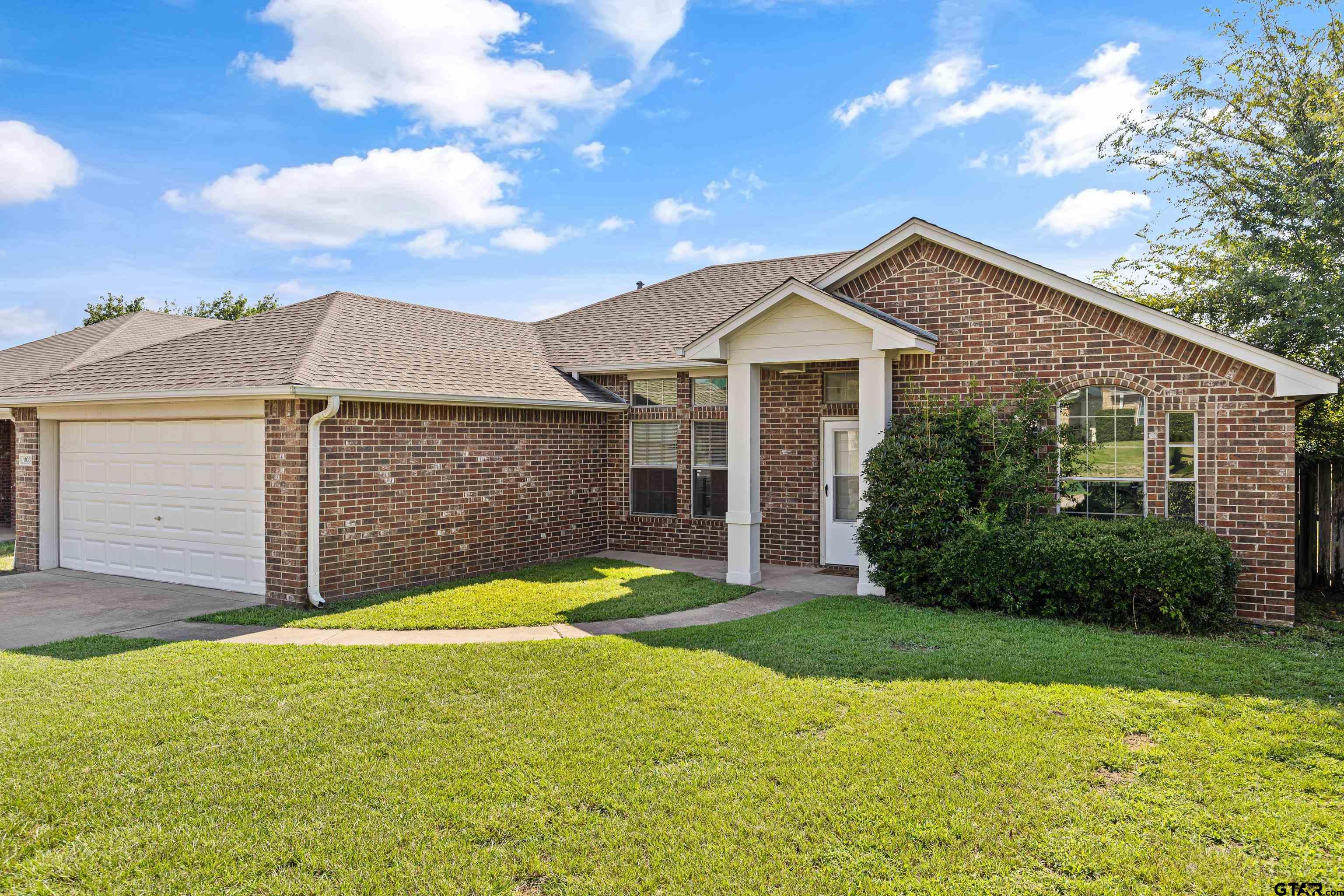 1108 E Park Dr