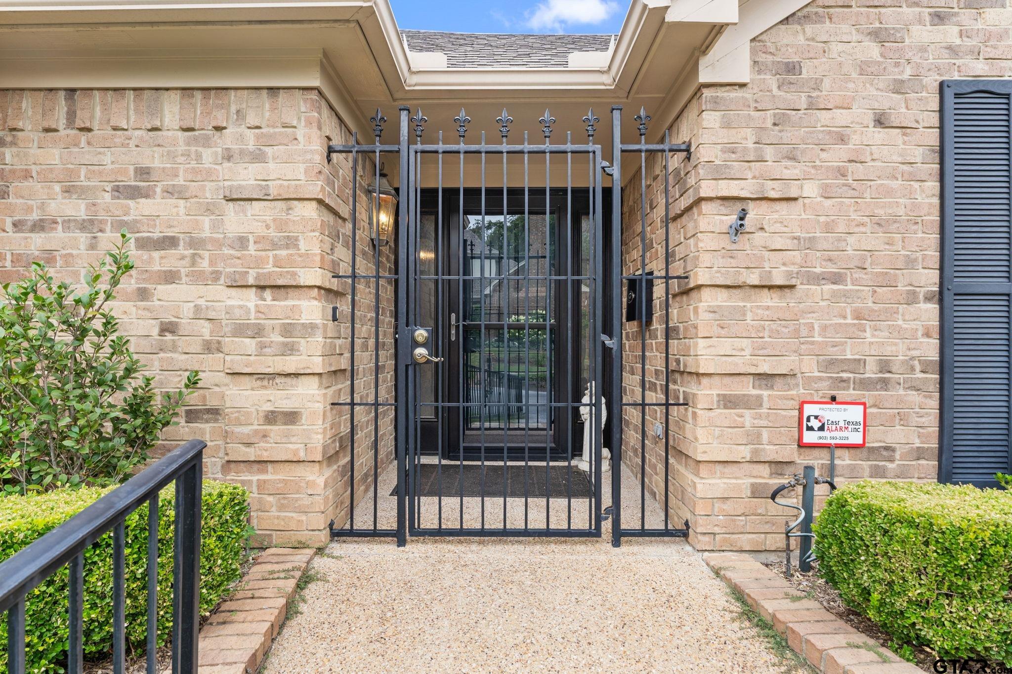 507 Hyde Park