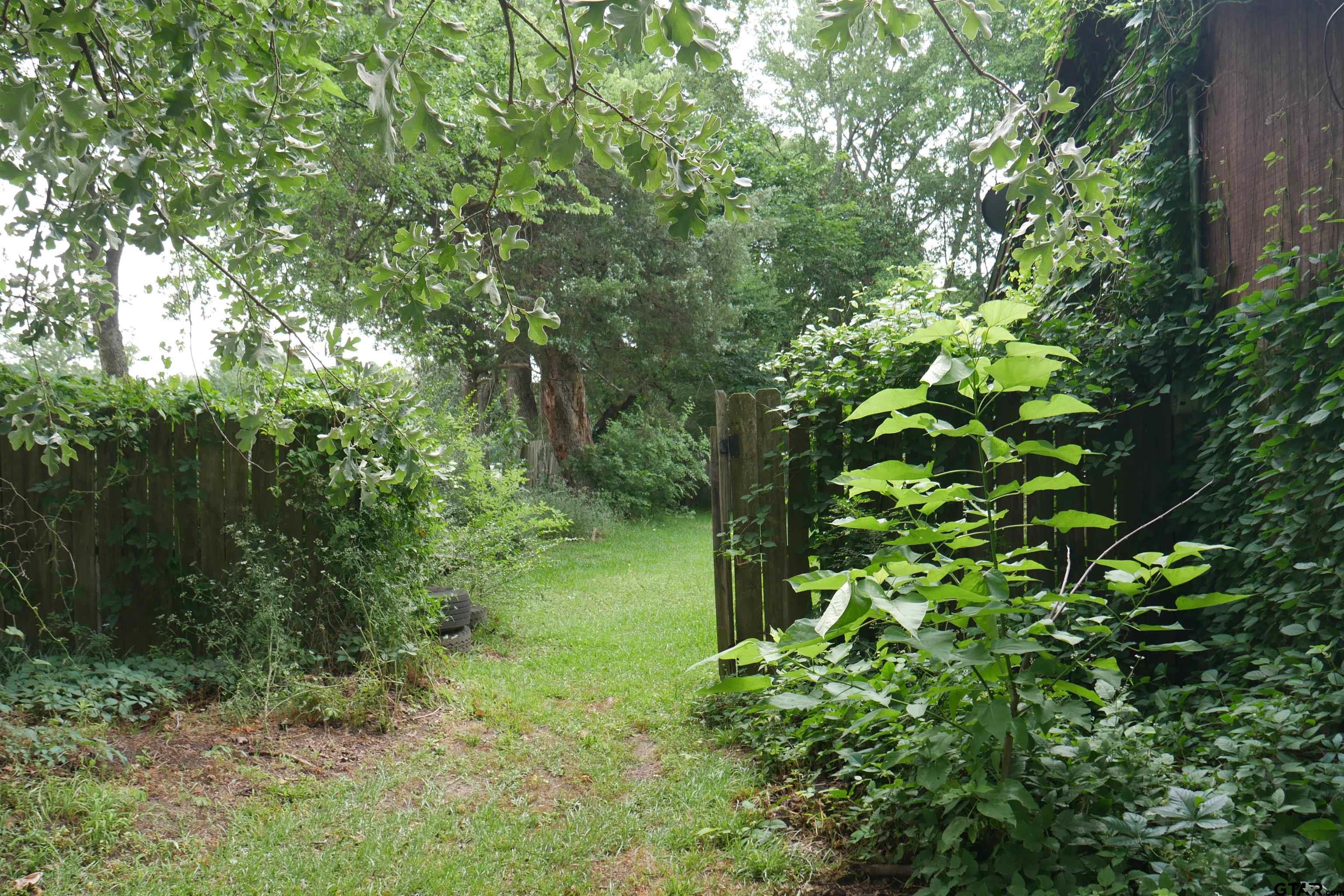 7239 Greenbriar Rd