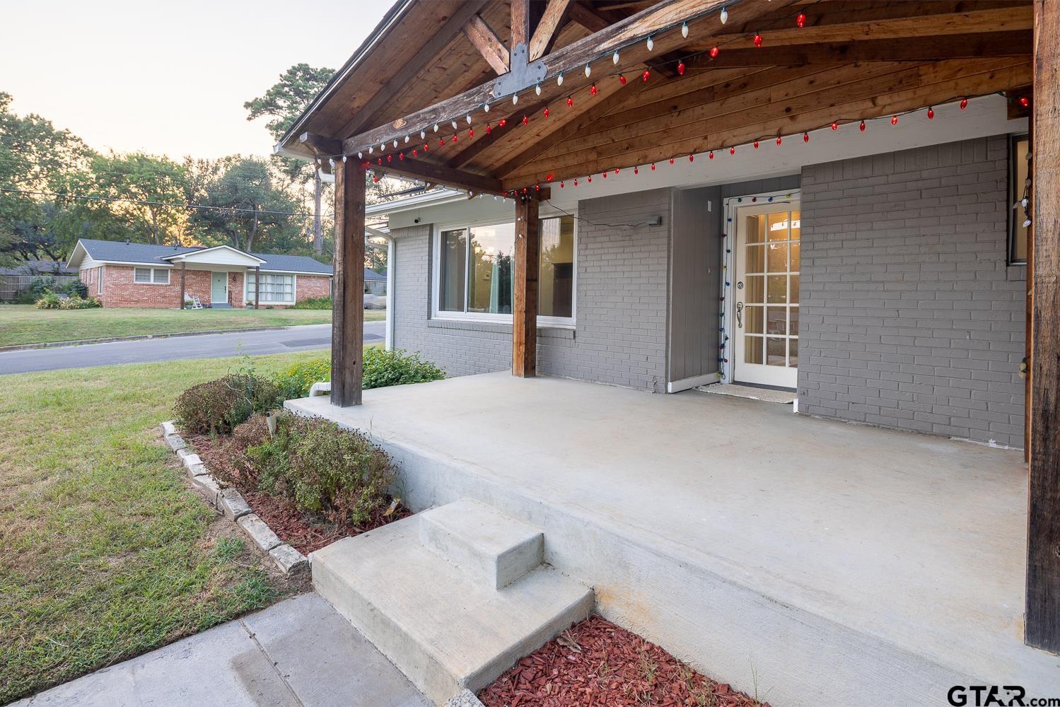 1400 Santa Rosa