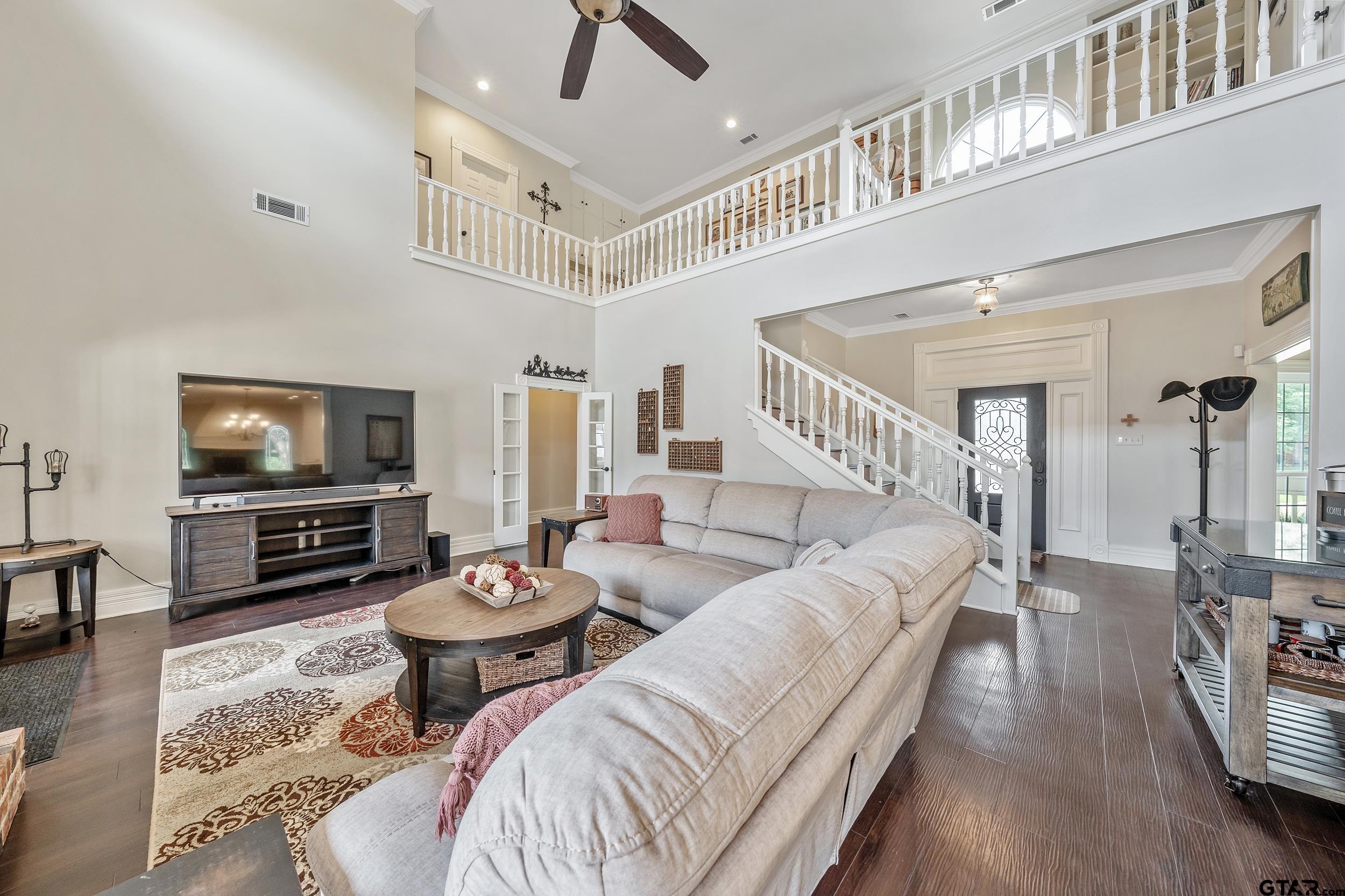 1881 Valley View