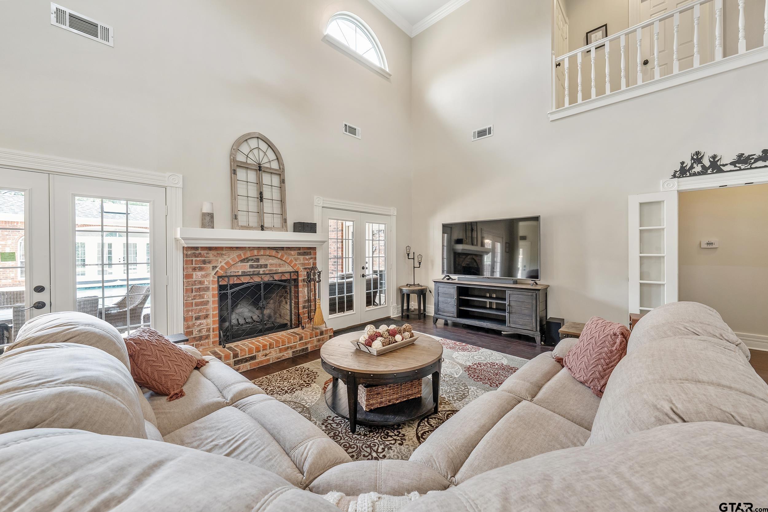 1881 Valley View