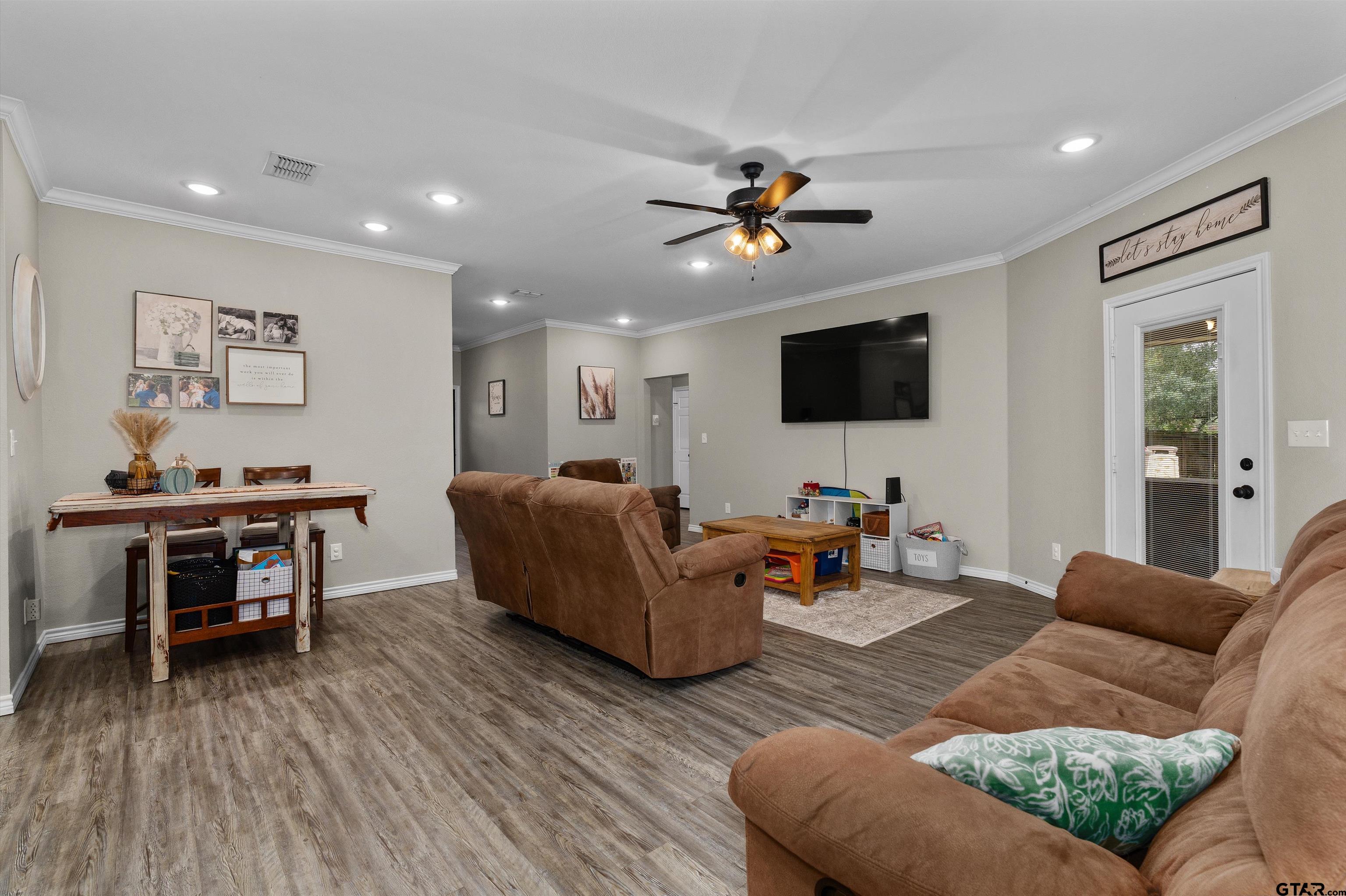 3811 Killingsworth Cir