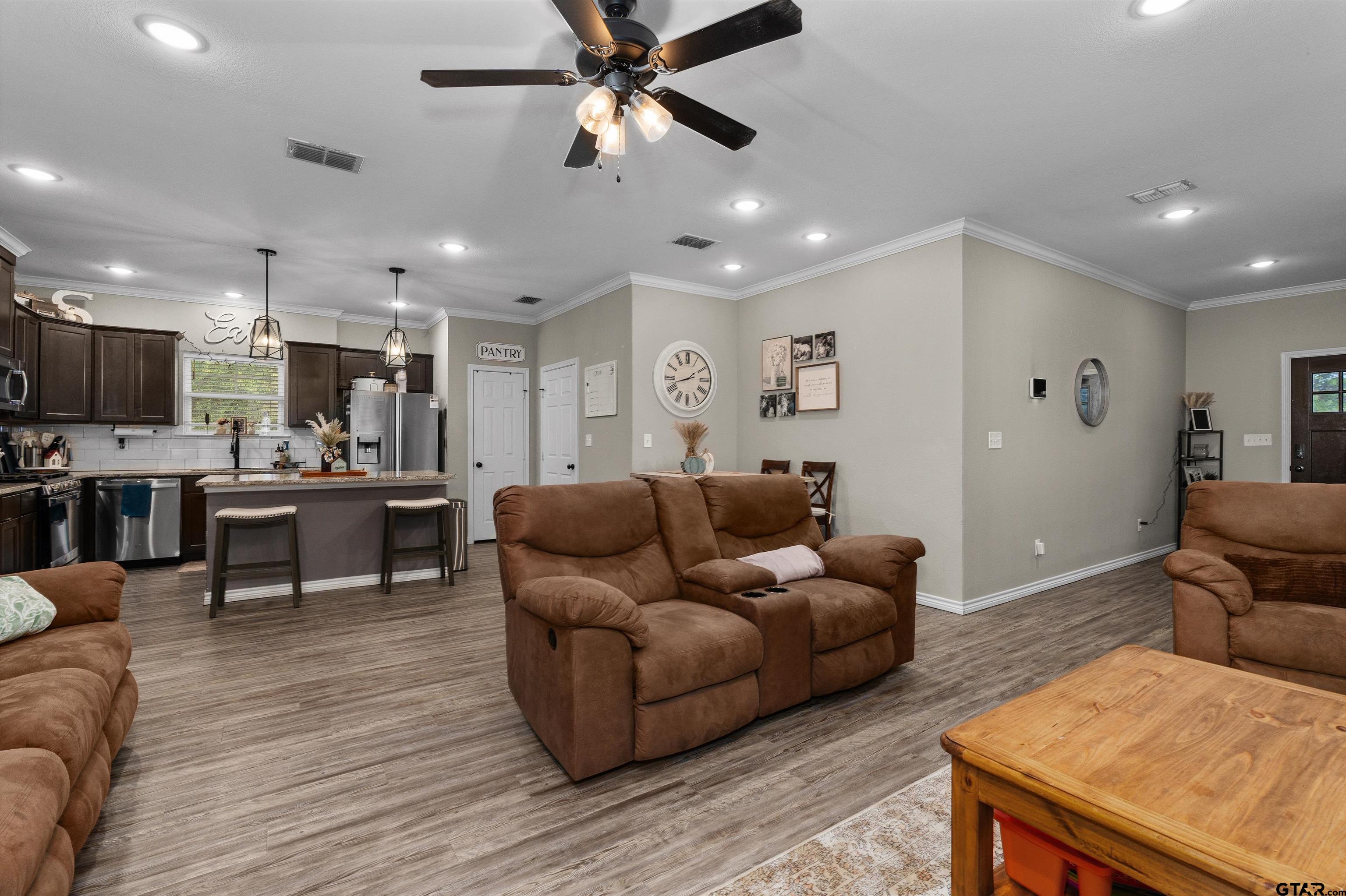 3811 Killingsworth Cir