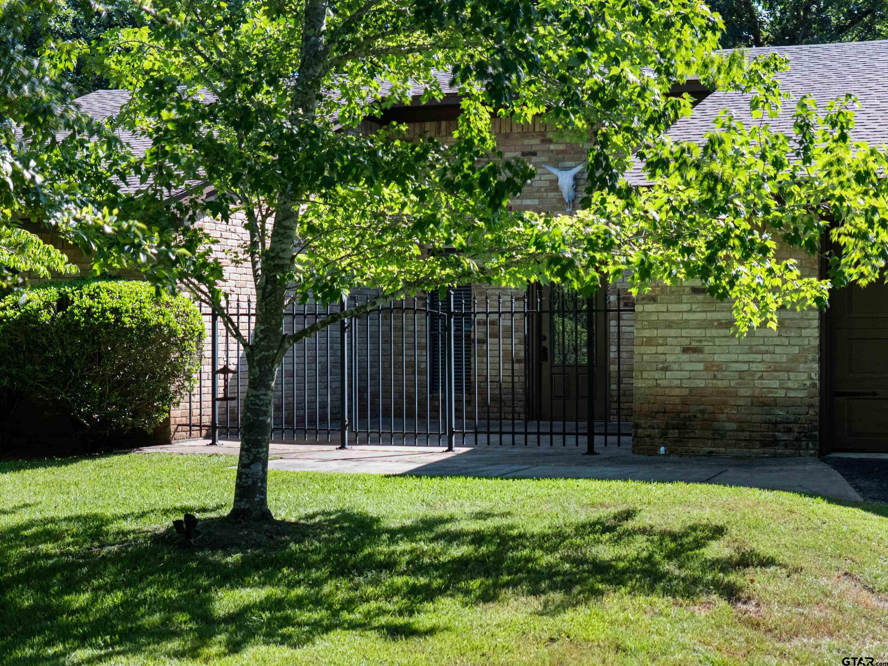 6339 Lakewood Dr.