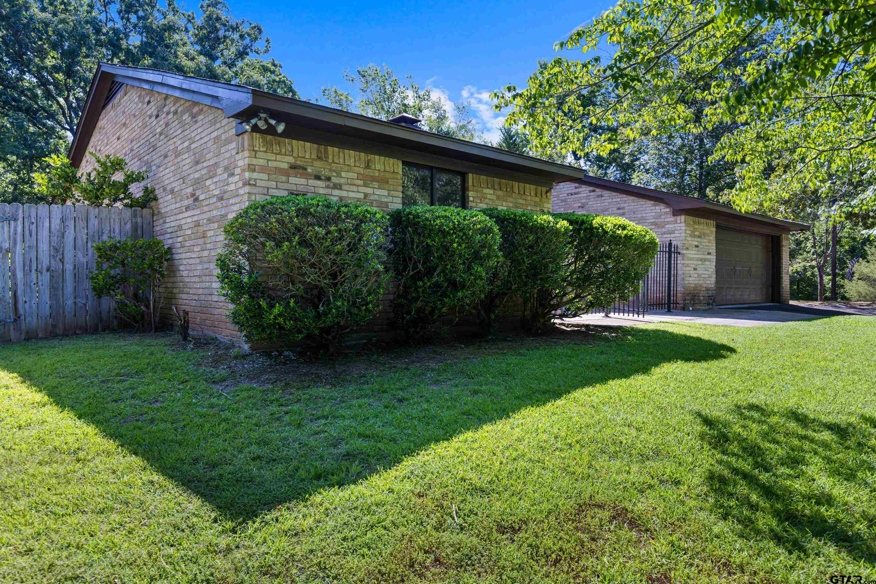 6339 Lakewood Dr.