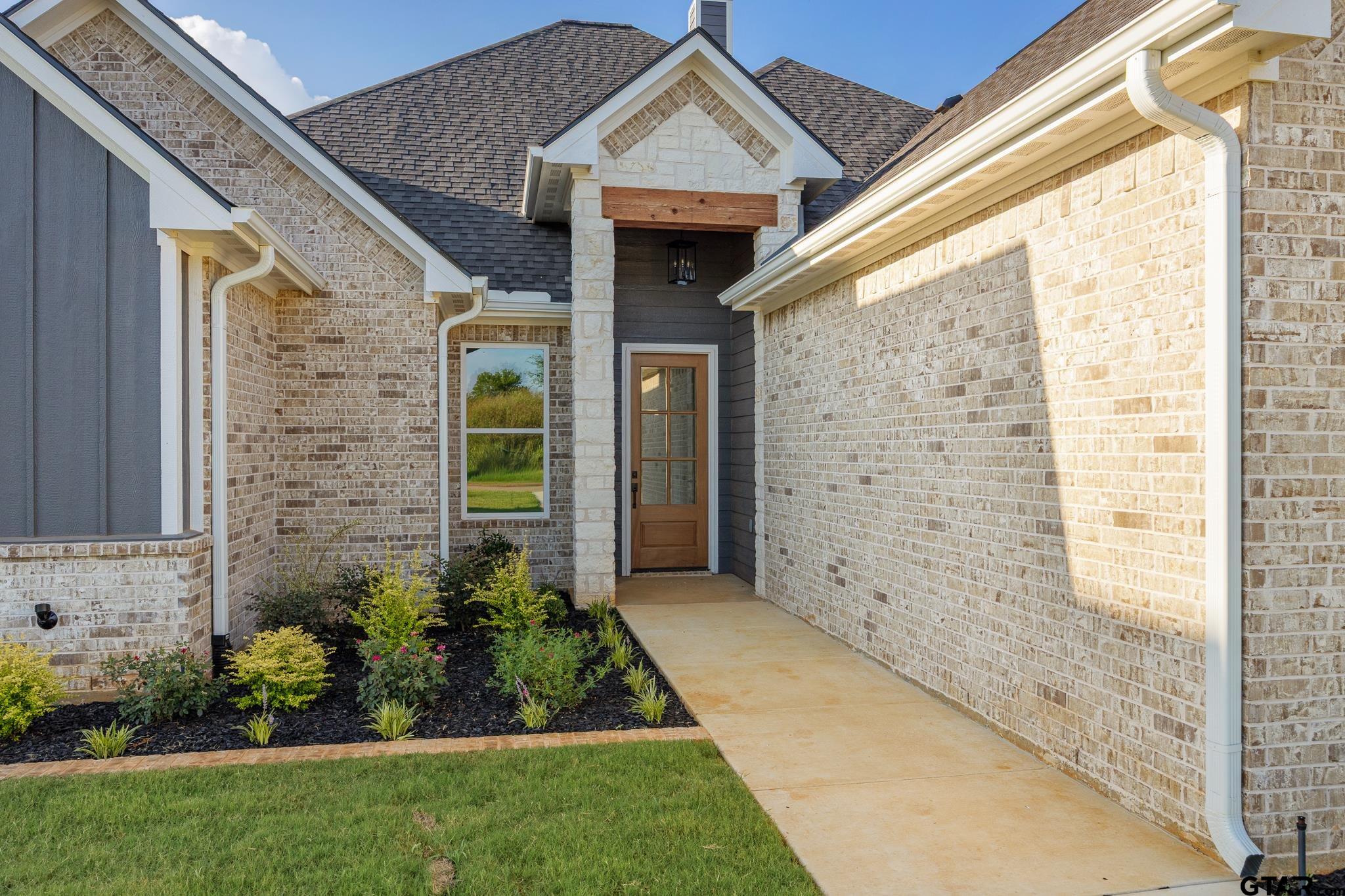 1216 Golden Eagle Way
