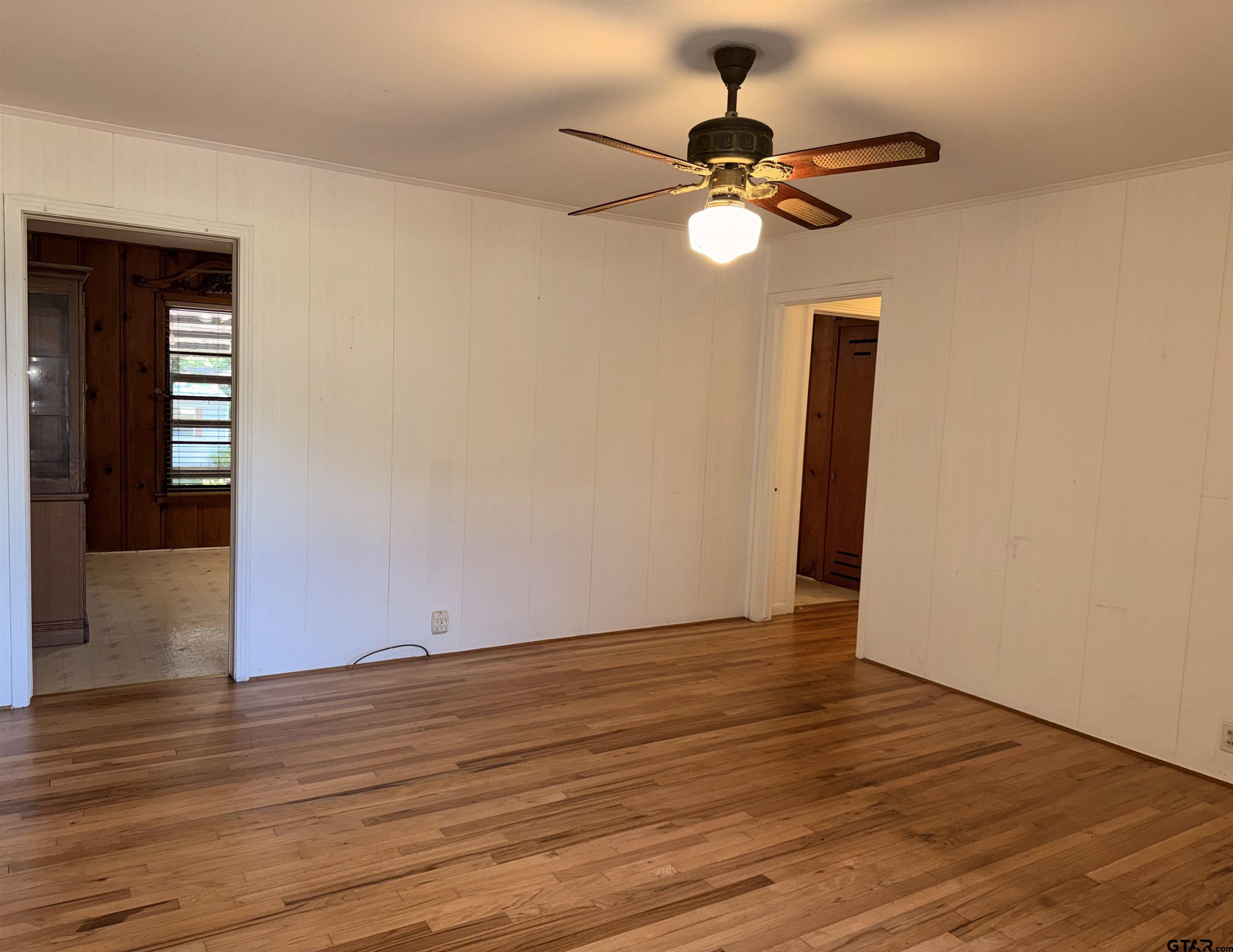 213 E Magnolia Dr