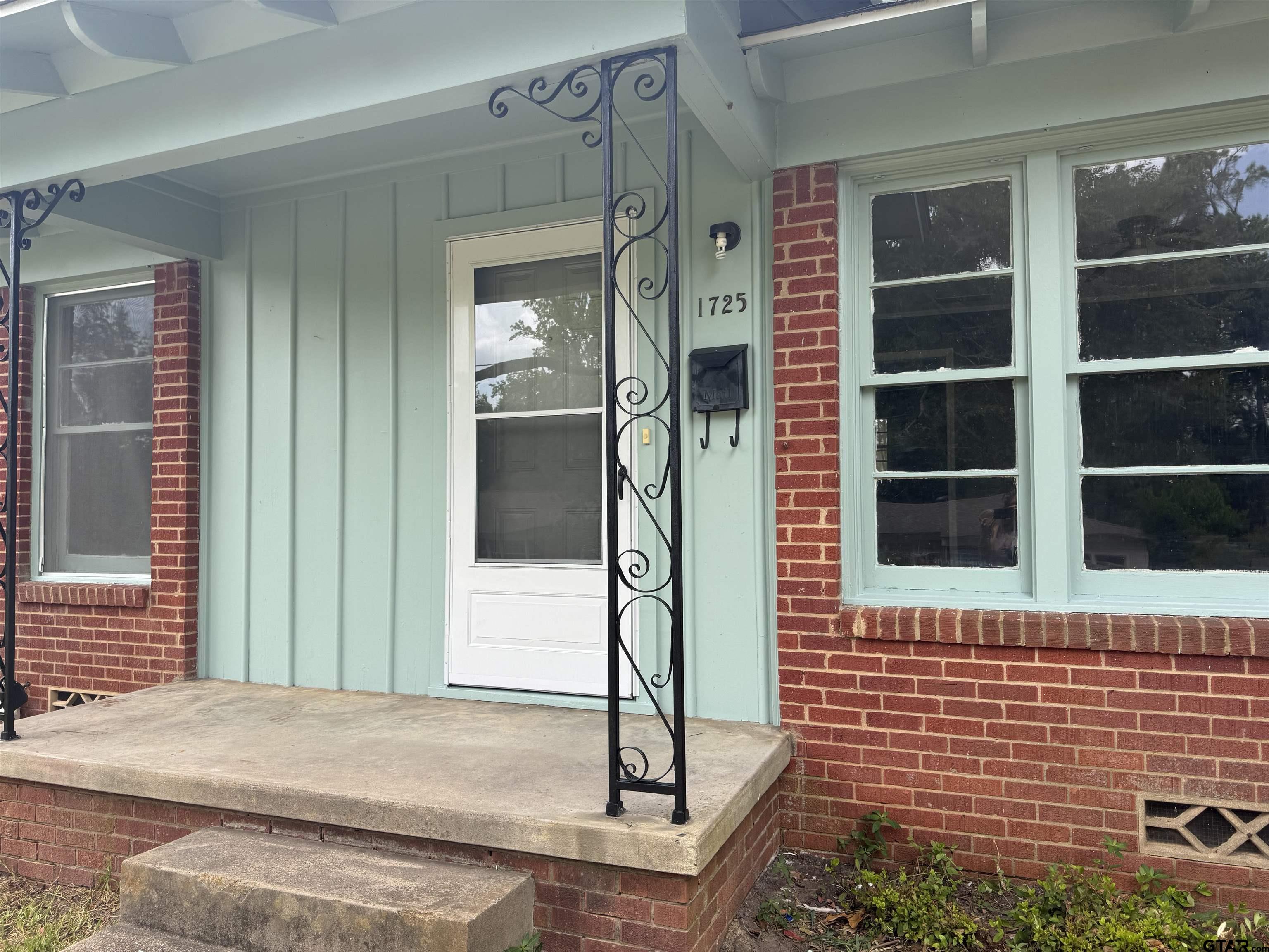 1725 S. Mahon