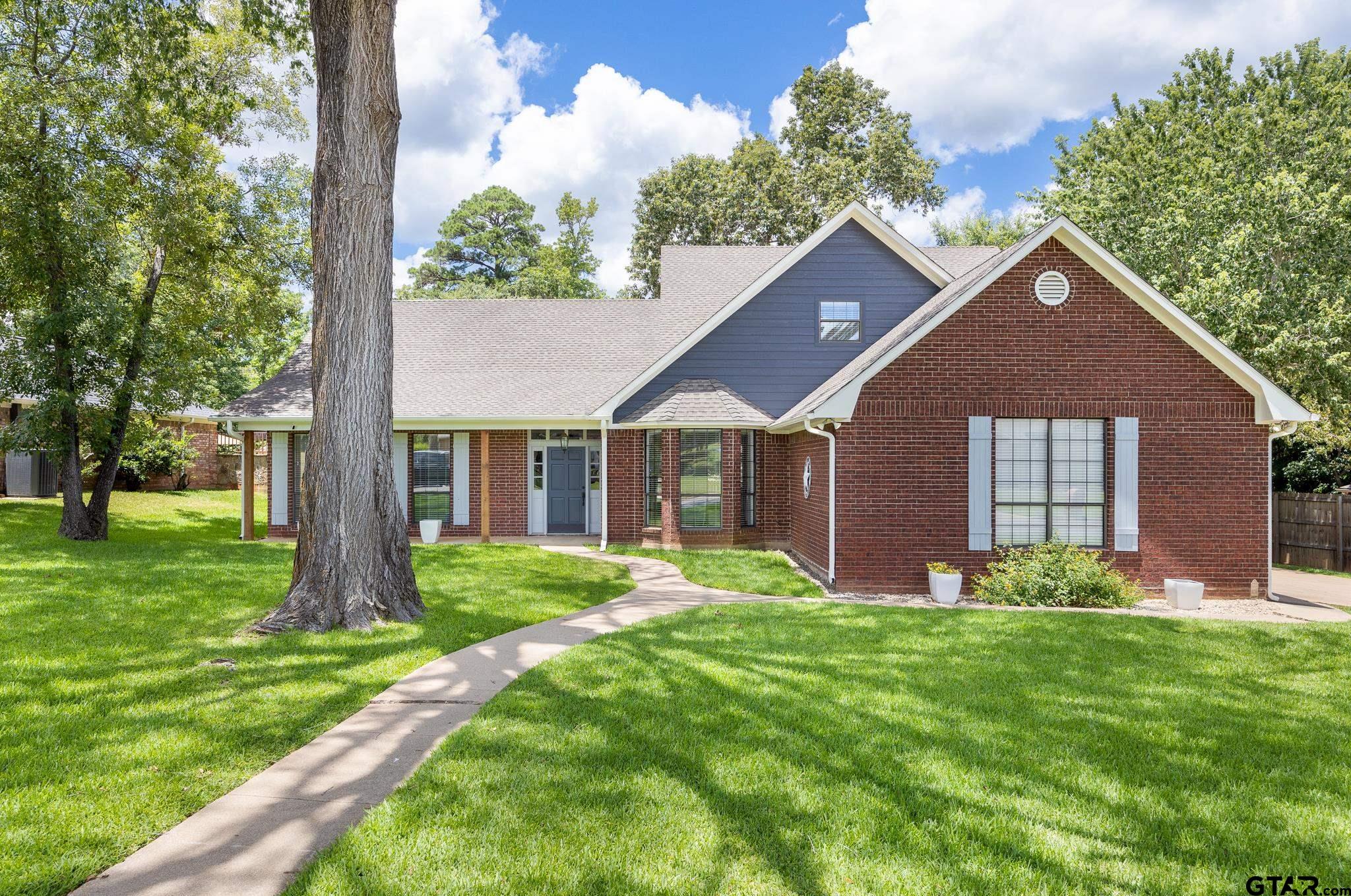 Jacksonville, Texas 75766, United States, 4 Bedrooms Bedrooms, ,4 BathroomsBathrooms,Residential,Pending,53832