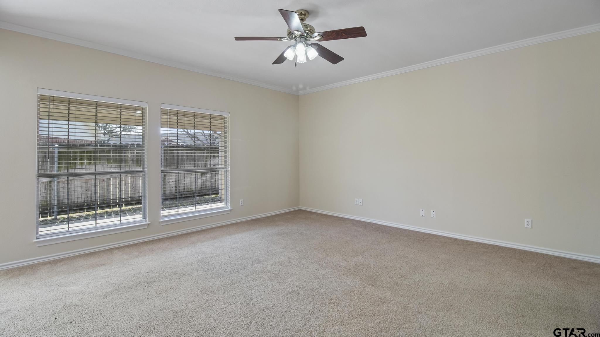 5401 Hollytree Dr #602