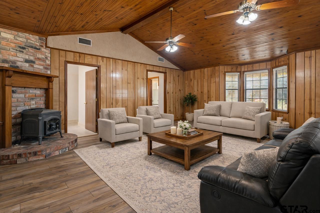 109 Meadowview Street